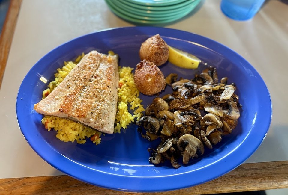 Salmon with Rice and Mushrooms